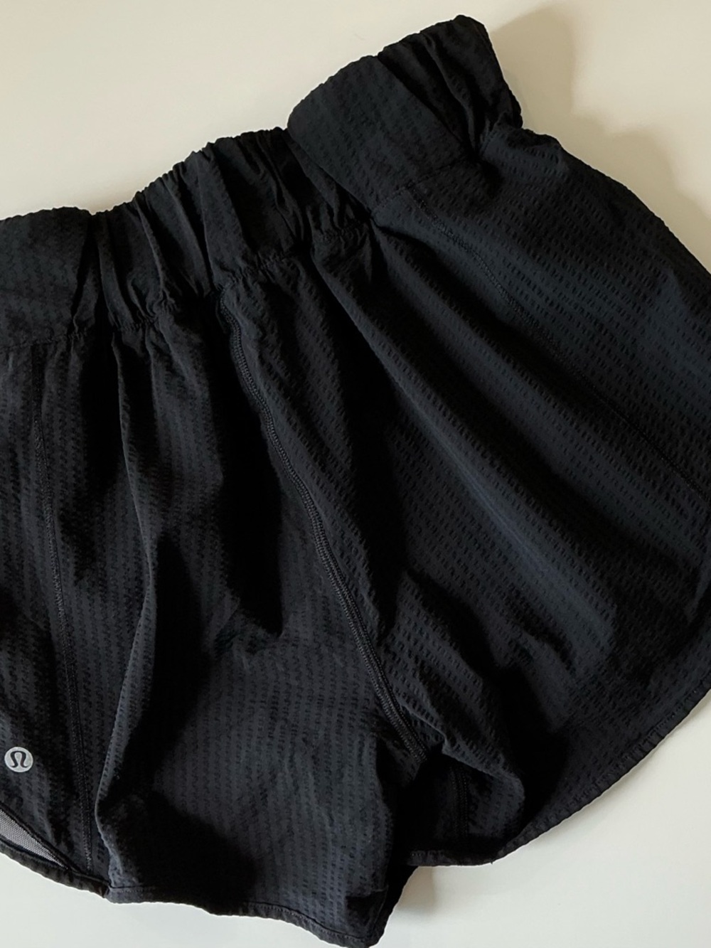 Lululemon Hotty Hot Hi Rise Shorts Sz 4 Tall - Picture 10 of 10